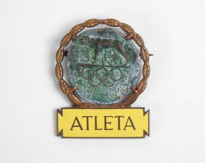 null Athlète Badge en bronze patiné cartouche émaillé jaune
47 x 38 mm