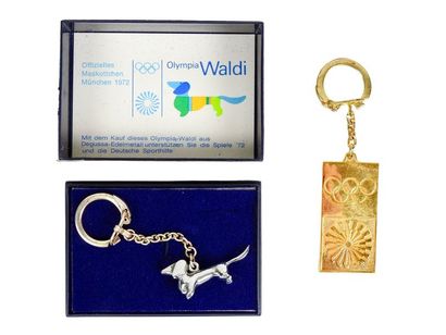 null 2 official key rings. a) Team France in Munich, obverse: rooster enamelled on...