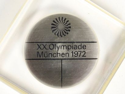 null Participant's medal in its plastic case with official tape, obverse: 20° Olympiad
Munchen...