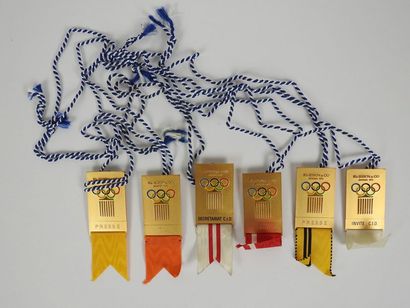 null 1978, 80° session du CIO Athènes 1978, badge doré avec anneaux et colonnade,...