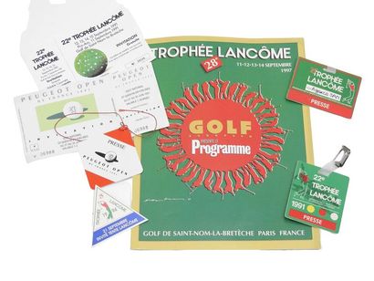 null Sept pièces. a) Cinquième Trophée
Lancôme, programme du 28° (1997), badge invité...