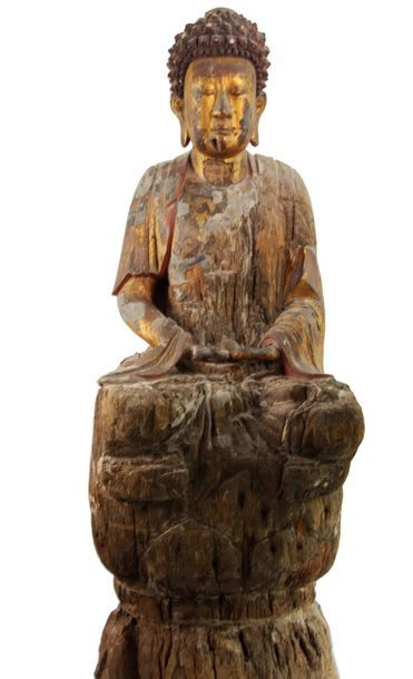 CHINE Bouddha en bois avec traces de dorure, assis en méditation
Les jambes en position...