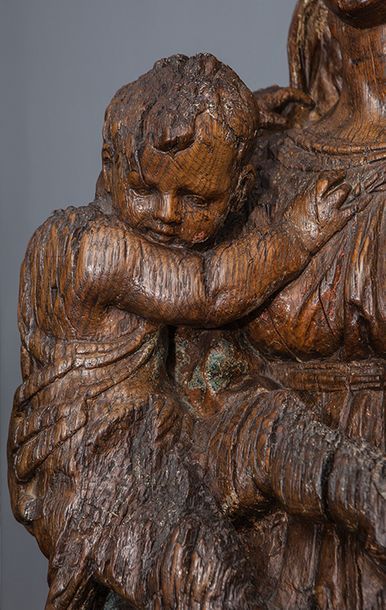 null Flandres
Vierge à l'Enfant en bois naturel patiné elle tient dans ses bras l'enfant...