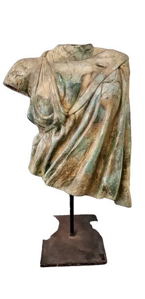null Buste féminin à la toge plissée
Épreuve en bronze à patine vert Antique
D'après...