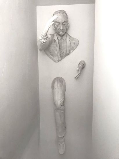 Jean MARAIS (1913-1998) Le Passe Muraille, 1989
Épreuve monumentale en plâtre signée
Pièce...