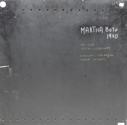 Martha Boto (1925-2004) Sans titre, 1970
Caisson métalique, moteur et lumière signé...