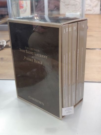 Yves Saint Laurent et Pierre Bergé 
Coffret intégral contenant les cinq catalogues...