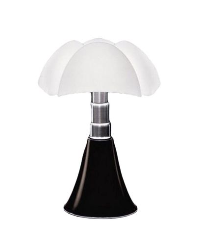 Gae AULENTI (née en 1927) 
Lampe modèle «Pipistrello» en métal laqué noir, réflecteur...