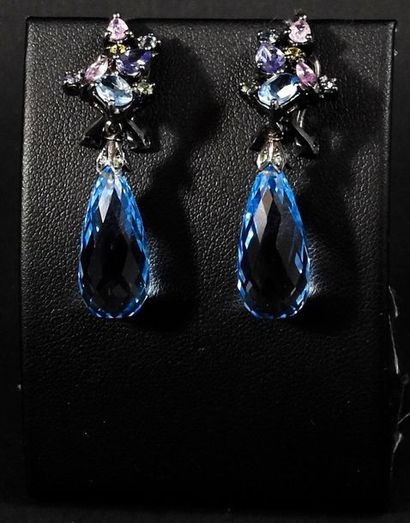 null Pendants d'oreilles en noirci, argent 925 MM, orné chacun de tazanites, saphirs...