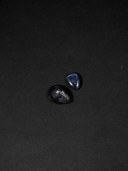 null Lot : Saphir taille poire étoilé 6,45 carats et saphir taille poire, 18,36 carats,...