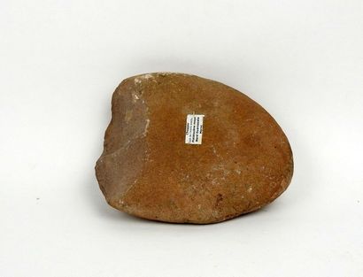 null Chopper, one of the oldest human tools from the Ouarzazate site in Morocco

Pebble...