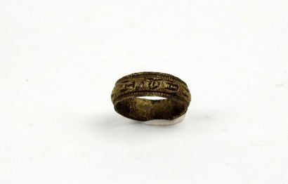 Curious ring with an inscription in an unknown...