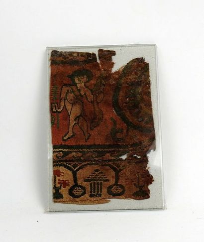 null Fragment de tissu représentant une femme nue

Tissu 15 x 10 cm

Egypte époque...