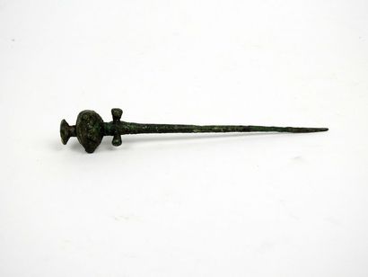 null Pin with a ball-shaped decoration at its end

Bronze 16 cm

Old collection of...