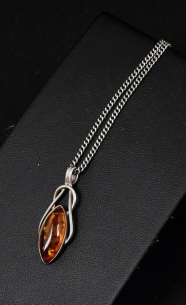 null Necklace pendant amber and silver