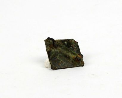 null Geometric fibula decorated with a piece of glass in a cabochon

Bronze 2.8 cm

Gallo-Roman...