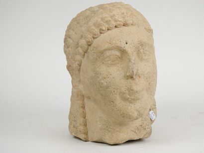null Young man's head in Etruscan style
Marble with cream patina
H 25 cm
As is