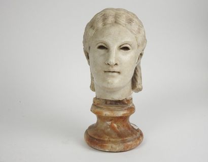 null Young man's head diademed
Marble Greek

style Base XIX° century
H 15 cm
Small...