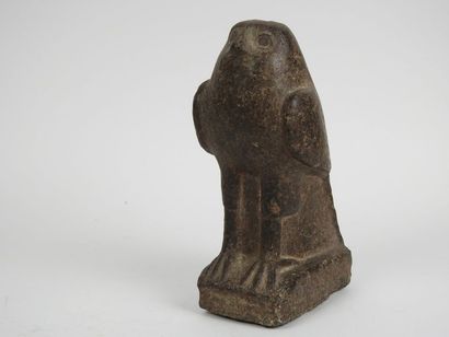null Dieu faucon Horus
Diorite
Style de la Basse Epoque
H 24 cm
Légers manques