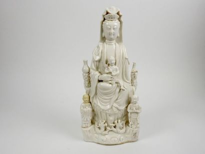 CHINE Grande Guanyin in china
white H 38 cm
Accidents and restorations
