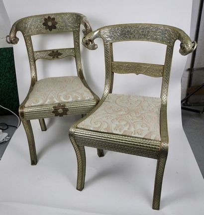 null Pair of Persian
style chairs Modern work
87 x 64 x 50 cm
Accidents