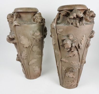 null Paire de vase Art Nouveau en terre cuite
XIX° siècle
Signés C. HABÖCK H 56 cm
Accidents...