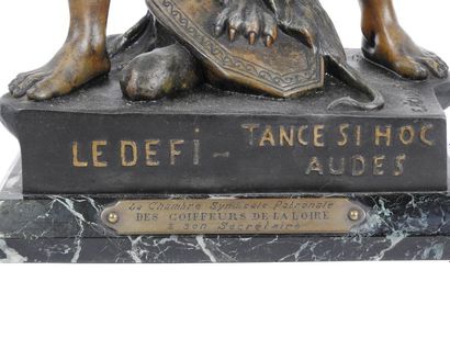 Eugène MARIOTON (1857-1933) Epreuve en bronze à patine verte représentant une jeune...