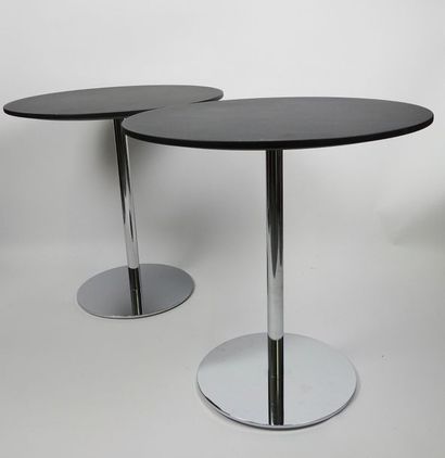 Tacchini Italia Forniture Pair of round coffee tables, matt black top and chrome-plated...
