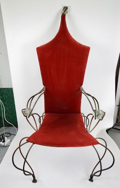 MARCO DE GUELTZL (1958-1992) Paire de fauteuils modèle Saint-Pétersbourg en fer à...