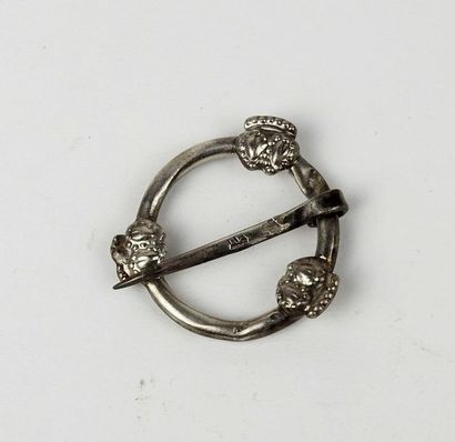null Ironmail with three crowned double hearts

Silver 3 cm

Medieval period XIIIth...