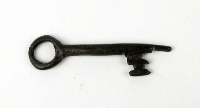 null Wrench with a wrench and an openworked comb

Bronze 7 cm

Medieval Period