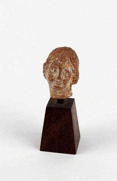 null Head of a female statuette

Terracotta 2.7 cm

Roman Period