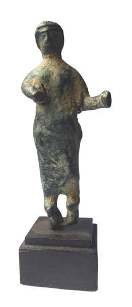null Orant archaïque.
Circa Ier millénaire av J. C.
H 9 cm
Bronze