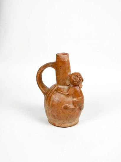 null Vase bouteille à décor de singe
Terre cuite
Culture Mochica 18 cm