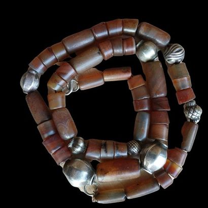 null Collier de perles Dzi anciennes en cornaline 43 perles cylindriques en agate...