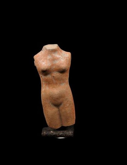 null Naked acephalic body, front of a child's doll.
Terracotta.
Roman period.
 H...