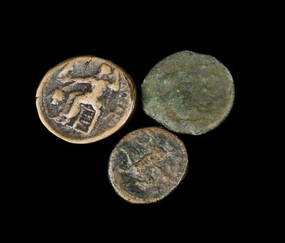 null Trois monnaies grecques Alexandre III le Grand ou Phillippe II son père.