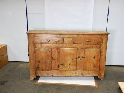 null Important meuble rustique à trois portes et deux tiroirs en bois naturel

Plateau...