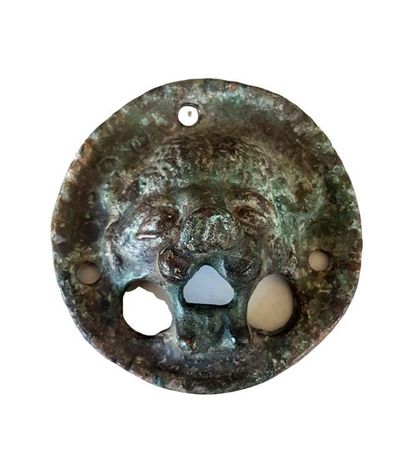 null Rare heurtoir en forme de mufle de lion

Bronze 8,5 cm

Période romaine
