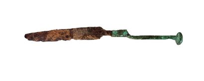 null Couteau au manche en bronze et lame de fer

18 cm

Période romaine