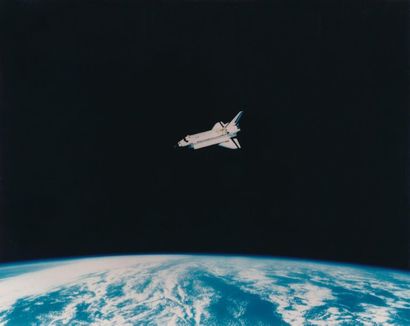 null Nasa. Space Shuttle Discovery (Mission STS-51). Photographed from the SPAS satellite,...