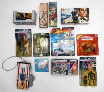 null VINTAGE

Vintage toy set including Terminator, James Bond, Waterworld, Truck...