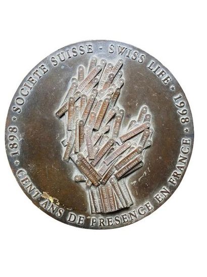 ARMAN ARMAN

« LA MAIN TENDUE », 1998

Plaque en bronze, signée, titrée et numérotée...