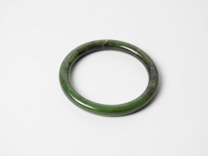 null Bracelet de jade néphrite de Sibérie.D env 8cm.