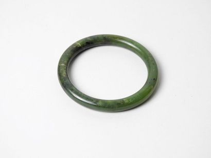 null Bracelet de jade néphrite de Sibérie.D env 8cm.