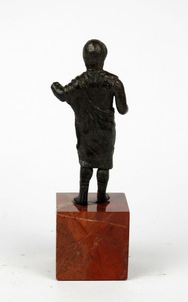 null Rare statuette de sénateur romain, portant une toge

9,3 cm

Période romain...