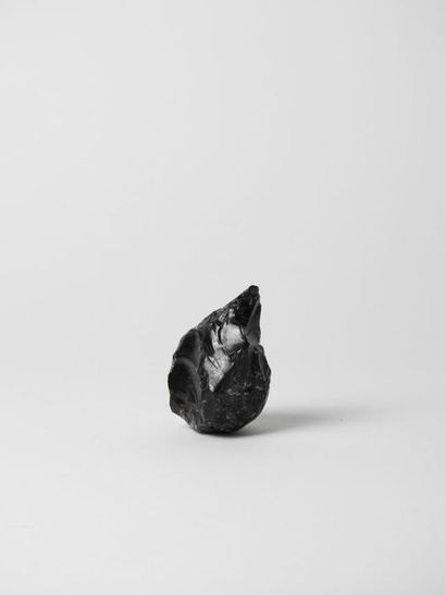 null Perçoir en obsidienne.

Astèque ou maya.

H :7cm.