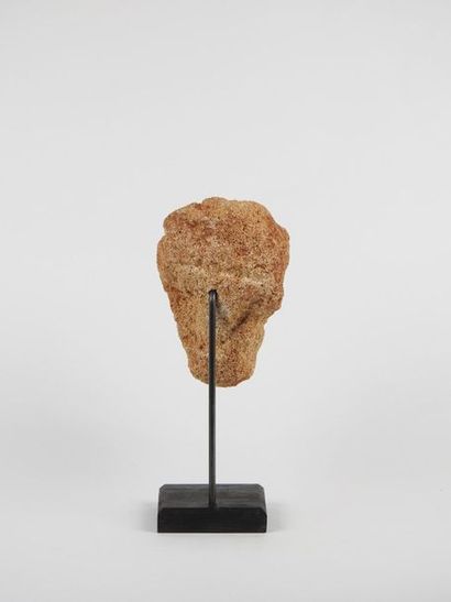 null Visage pierre meulière ou sédimentaire ou autre.
H :15cm.Style celtique.
