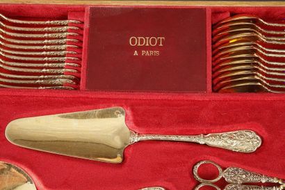Odiot, modèle Chateaubriand Importante ménagère en argent et vermeil à décor de rinceaux,...