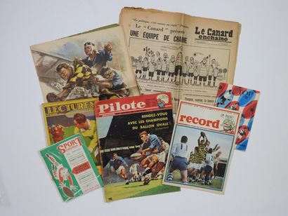 null Sept revues ou journaux anciens : a) Record 1967; b) Pilote 1963; c) Top 1966:...